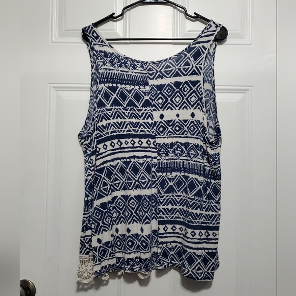 Blue & White Tank Top with lace trim size 2X - Picture 15 of 15
